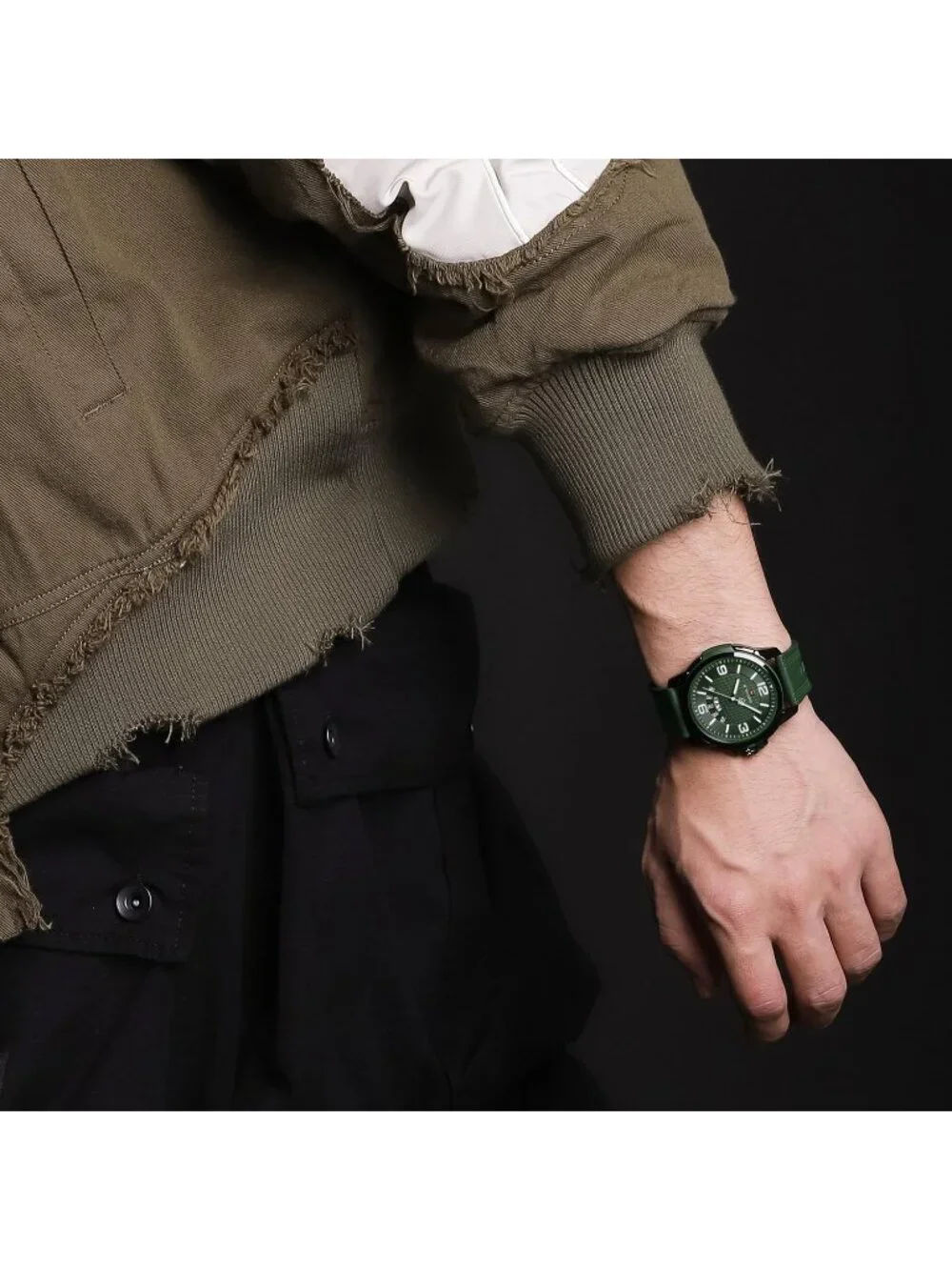 Unisex Green Analog Quartz Silicone Strap Sports Military Waterproof Wrist Watch